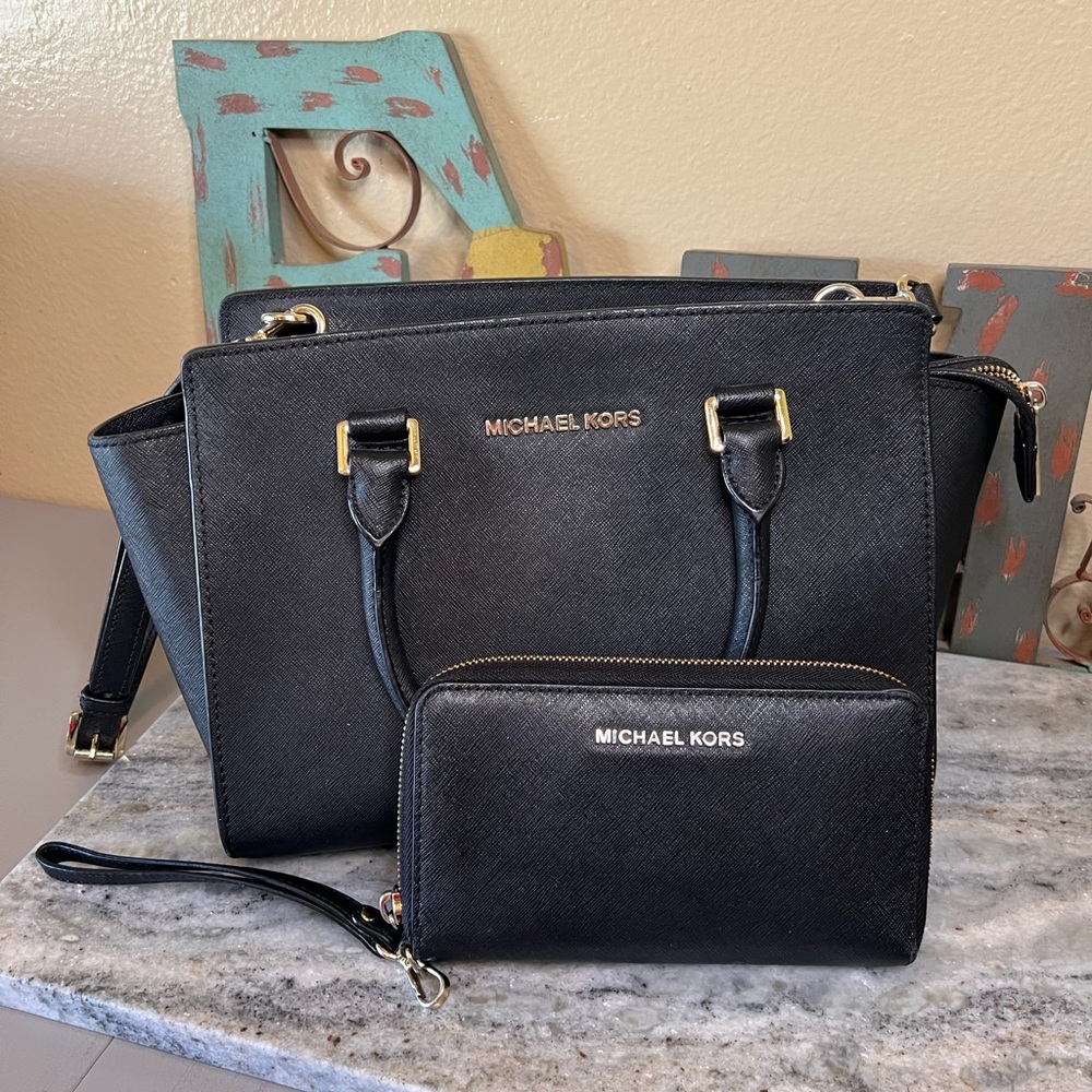 Michael Kors Selma Leather Satchel Bag with Wallet- Black.